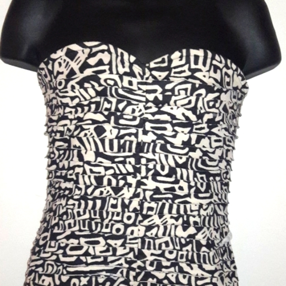 Strapless Fitted Graphic Print Mini Dress, Large - Picture 5 of 8